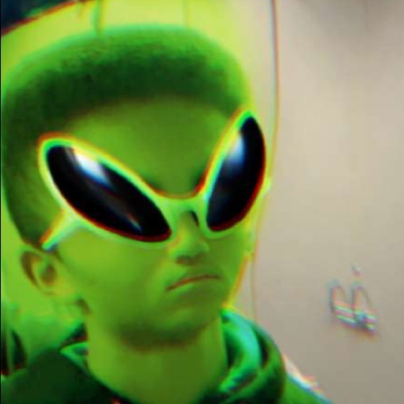 Poshmark profile picture for @ghxst11